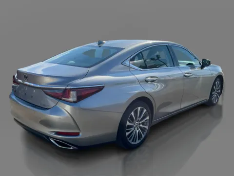More photos of 2020 Lexus ES 350 FWD at 5 Star Auto Plaza - St. Charles, MO