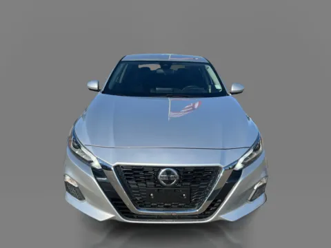 Photos of 2021 Nissan Altima 2.5 SV Sedan for sale in Saint Charles, MO at 5 Star Auto Plaza - St. Charles