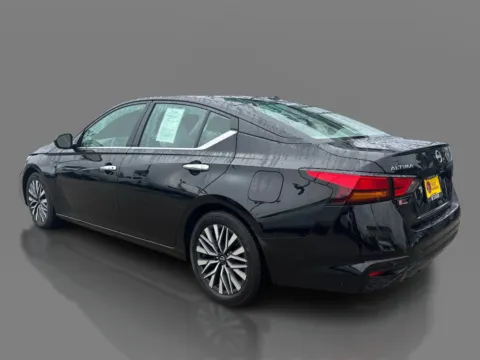 More photos of 2025 Nissan Altima SV FWD at 5 Star Auto Plaza - St. Charles, MO