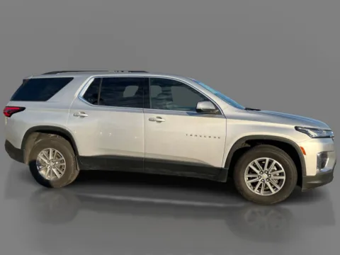 More photos of 2022 Chevrolet Traverse FWD 4dr LT Cloth w/1LT at 5 Star Auto Plaza - St. Charles, MO
