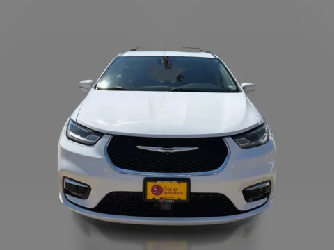 Photos of 2022 Chrysler Pacifica Touring L FWD for sale in Saint Charles, MO at 5 Star Auto Plaza - St. Charles