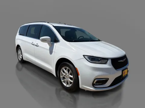 Another view of 2022 Chrysler Pacifica Touring L FWD for sale in Saint Charles, MO at 5 Star Auto Plaza - St. Charles