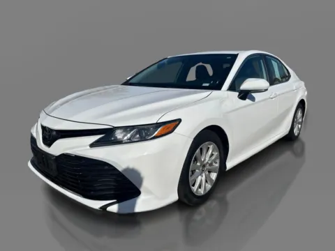 White 2019 Toyota Camry 4d Sedan LE for sale in Saint Charles, MO