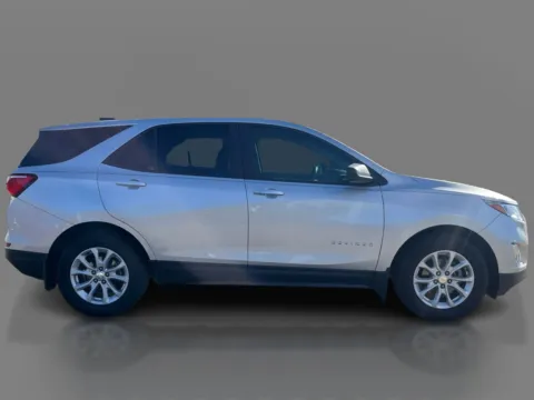 More photos of 2020 Chevrolet Equinox 4d SUV FWD LS w/1LS at 5 Star Auto Plaza - St. Charles, MO