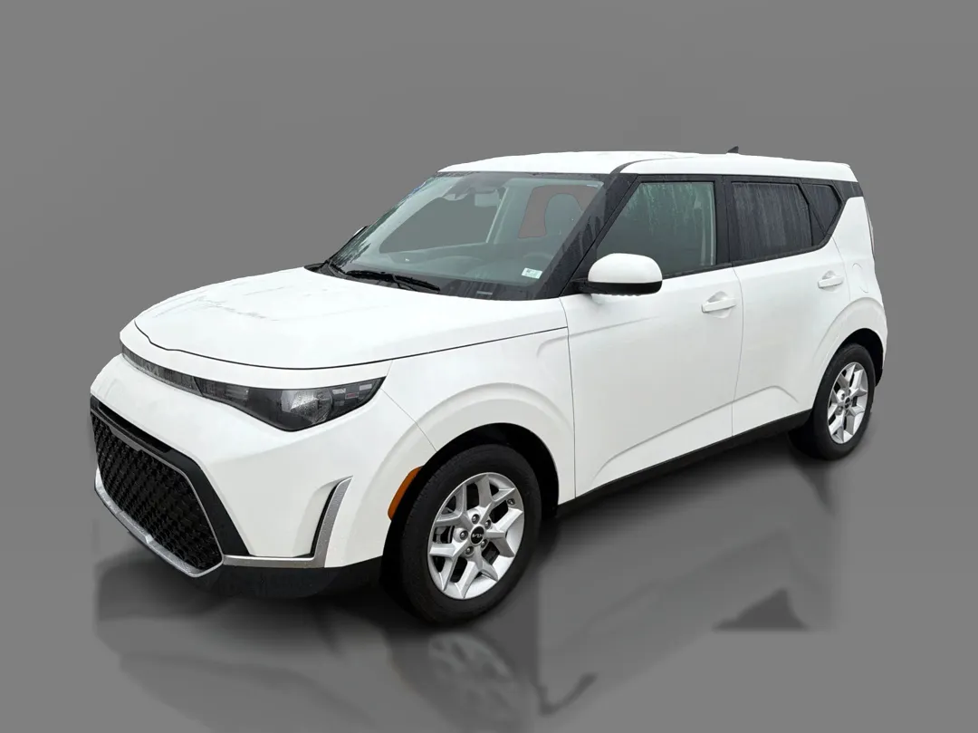White 2025 Kia Soul LX IVT for sale in Saint Charles, MO