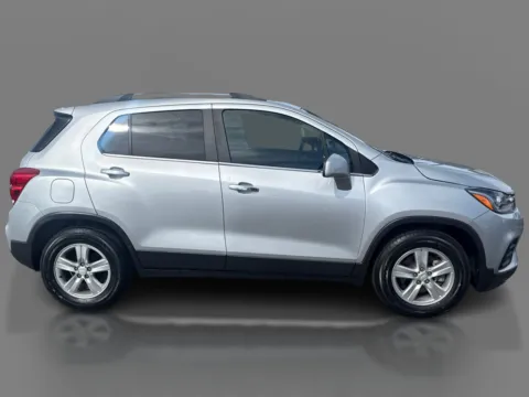 More photos of 2020 Chevrolet Trax 4d SUV FWD LT at 5 Star Auto Plaza - St. Charles, MO