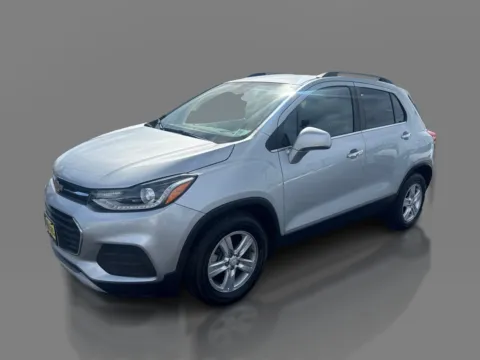 Silver 2020 Chevrolet Trax 4d SUV FWD LT for sale in Saint Charles, MO