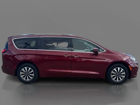 More photos of 2021 Chrysler Pacifica Hybrid Touring L FWD at 5 Star Auto Plaza - St. Charles, MO