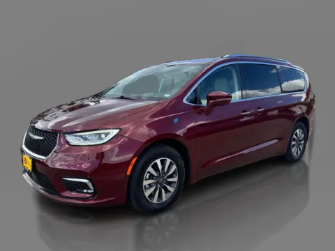 Red 2021 Chrysler Pacifica Hybrid Touring L FWD for sale in Saint Charles, MO