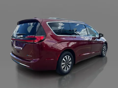 More photos of 2021 Chrysler Pacifica Hybrid Touring L FWD at 5 Star Auto Plaza - St. Charles, MO
