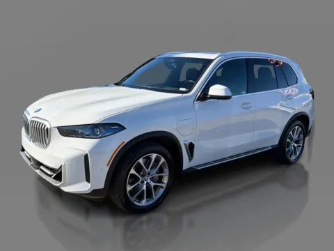 White 2025 BMW X5 xDrive50e Plug-In Hybrid for sale in Saint Charles, MO