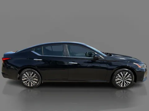 More photos of 2023 Nissan Altima 2.5 SV Sedan at 5 Star Auto Plaza - St. Charles, MO