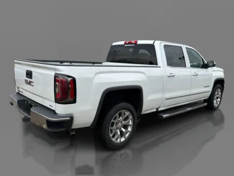 More photos of 2018 GMC Sierra 1500 Crew Cab SLT at 5 Star Auto Plaza - St. Charles, MO