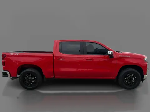 More photos of 2020 Chevrolet Silverado 1500 Crew Cab LT at 5 Star Auto Plaza - St. Charles, MO