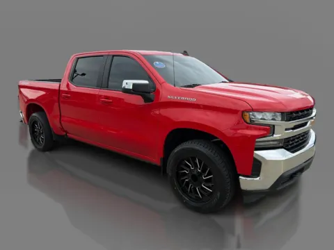 Another view of 2020 Chevrolet Silverado 1500 Crew Cab LT for sale in Saint Charles, MO at 5 Star Auto Plaza - St. Charles