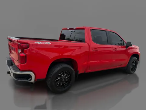 More photos of 2020 Chevrolet Silverado 1500 Crew Cab LT at 5 Star Auto Plaza - St. Charles, MO