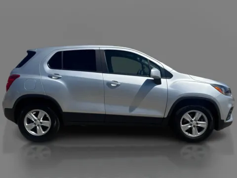 More photos of 2020 Chevrolet Trax 4d SUV FWD LS at 5 Star Auto Plaza - St. Charles, MO