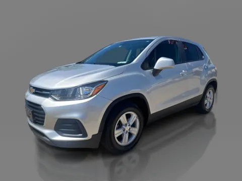 Gray 2020 Chevrolet Trax 4d SUV FWD LS for sale in Saint Charles, MO