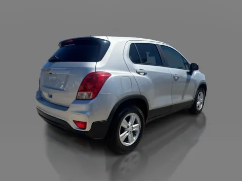 More photos of 2020 Chevrolet Trax 4d SUV FWD LS at 5 Star Auto Plaza - St. Charles, MO