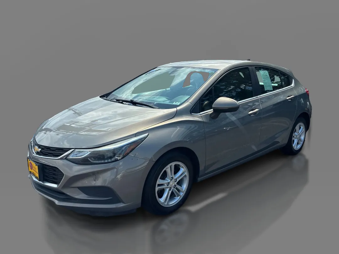 2018 Chevrolet Cruze LT Hatchback Auto's photo