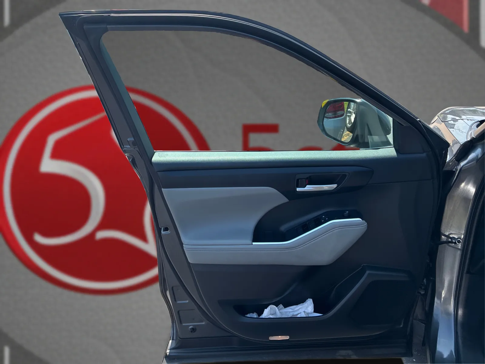 2023 Toyota Highlander XLE - Photo 19