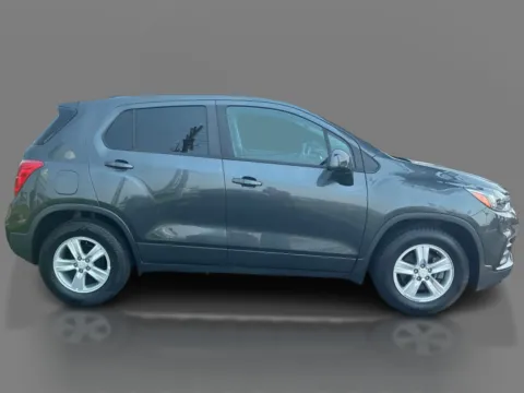More photos of 2020 Chevrolet Trax 4d SUV FWD LS at 5 Star Auto Plaza - St. Charles, MO