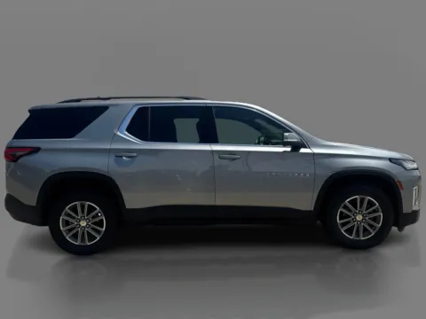 More photos of 2023 Chevrolet Traverse FWD 4dr LT Cloth w/1LT at 5 Star Auto Plaza - St. Charles, MO