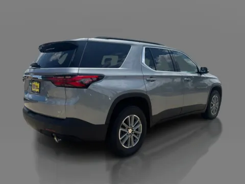 More photos of 2023 Chevrolet Traverse FWD 4dr LT Cloth w/1LT at 5 Star Auto Plaza - St. Charles, MO