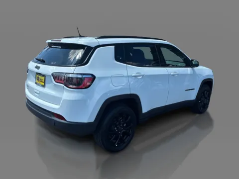 More photos of 2025 Jeep Compass Latitude 4x4 at 5 Star Auto Plaza - St. Charles, MO