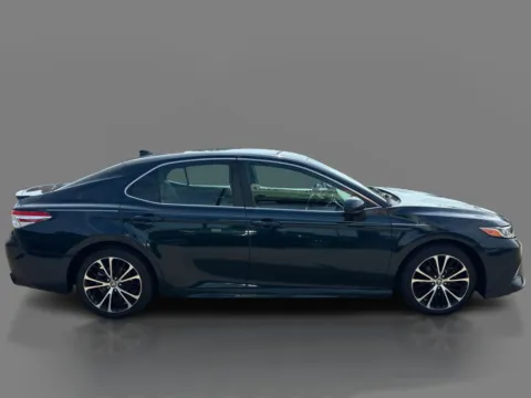 More photos of 2020 Toyota Camry 4d Sedan SE at 5 Star Auto Plaza - St. Charles, MO