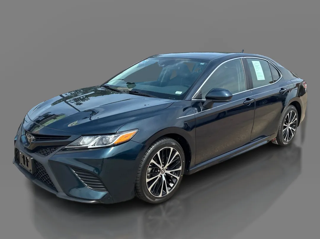 Blue 2020 Toyota Camry 4d Sedan SE for sale in Saint Charles, MO