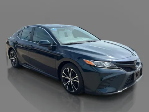 Another view of 2020 Toyota Camry 4d Sedan SE for sale in Saint Charles, MO at 5 Star Auto Plaza - St. Charles