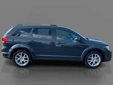 More photos of 2018 Dodge Journey 4d SUV FWD SXT V6 at 5 Star Auto Plaza - St. Charles, MO