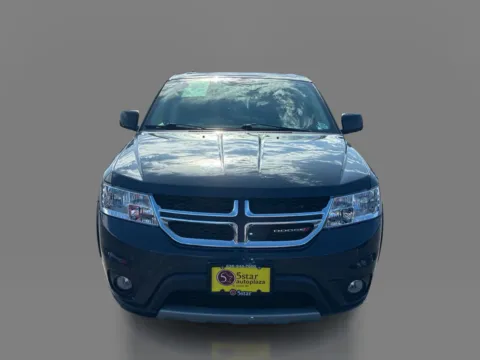 Photos of 2018 Dodge Journey 4d SUV FWD SXT V6 for sale in Saint Charles, MO at 5 Star Auto Plaza - St. Charles