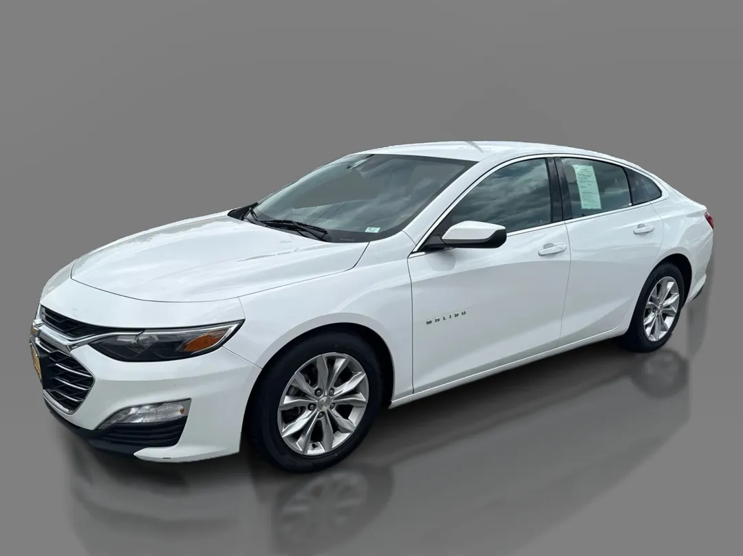 White 2023 Chevrolet Malibu 4dr Sdn 1LT for sale in Saint Charles, MO
