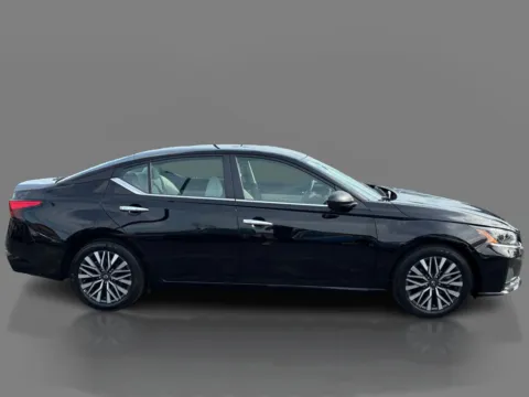 More photos of 2025 Nissan Altima SV FWD at 5 Star Auto Plaza - St. Charles, MO