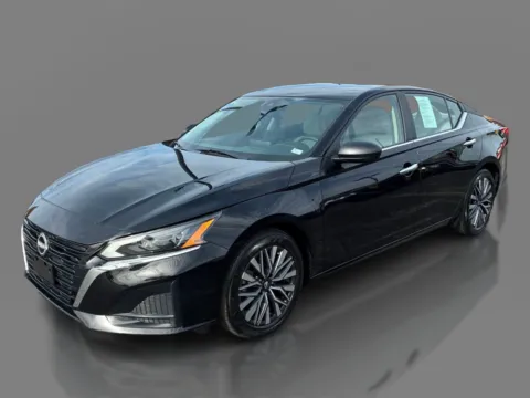 Black 2025 Nissan Altima SV FWD for sale in Saint Charles, MO