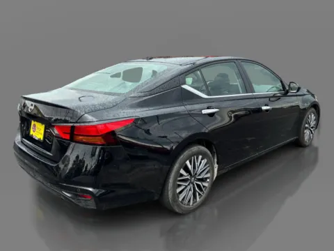 More photos of 2025 Nissan Altima SV FWD at 5 Star Auto Plaza - St. Charles, MO