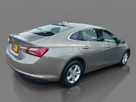 More photos of 2022 Chevrolet Malibu 4dr Sdn LT at 5 Star Auto Plaza - St. Charles, MO
