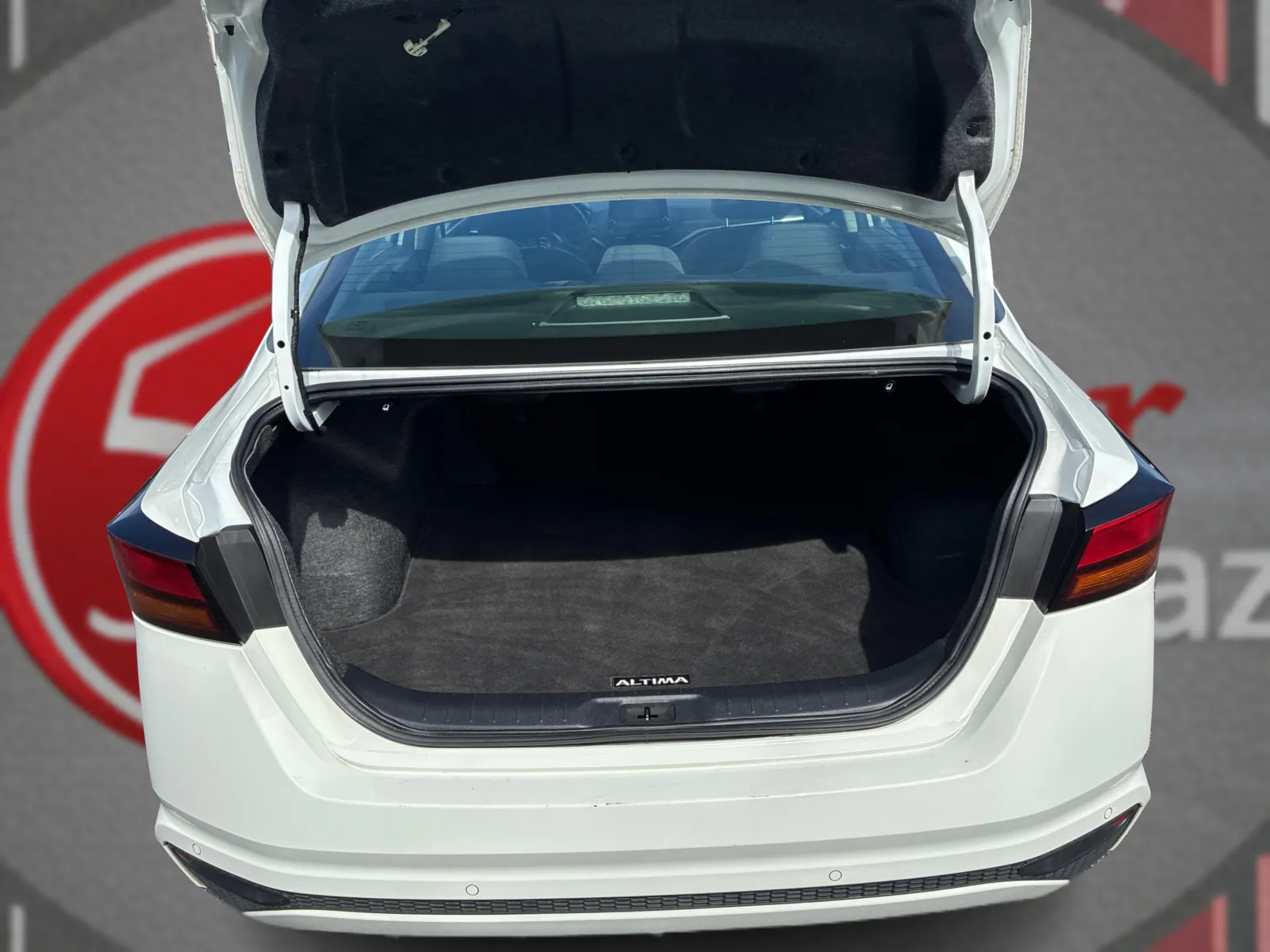 2025 Nissan Altima SV - Photo 13