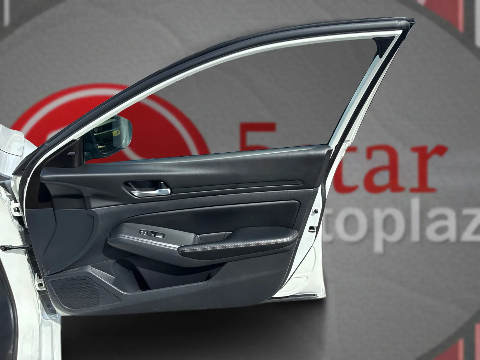 2025 Nissan Altima SV - Photo 21