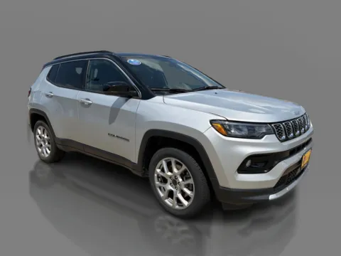 Another view of 2025 Jeep Compass Limited 4x4 for sale in Saint Charles, MO at 5 Star Auto Plaza - St. Charles