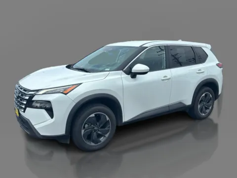 White 2024 Nissan Rogue FWD SV for sale in Saint Charles, MO