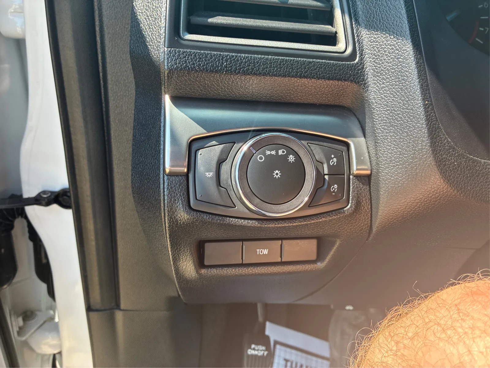 Ford Explorer photo 15