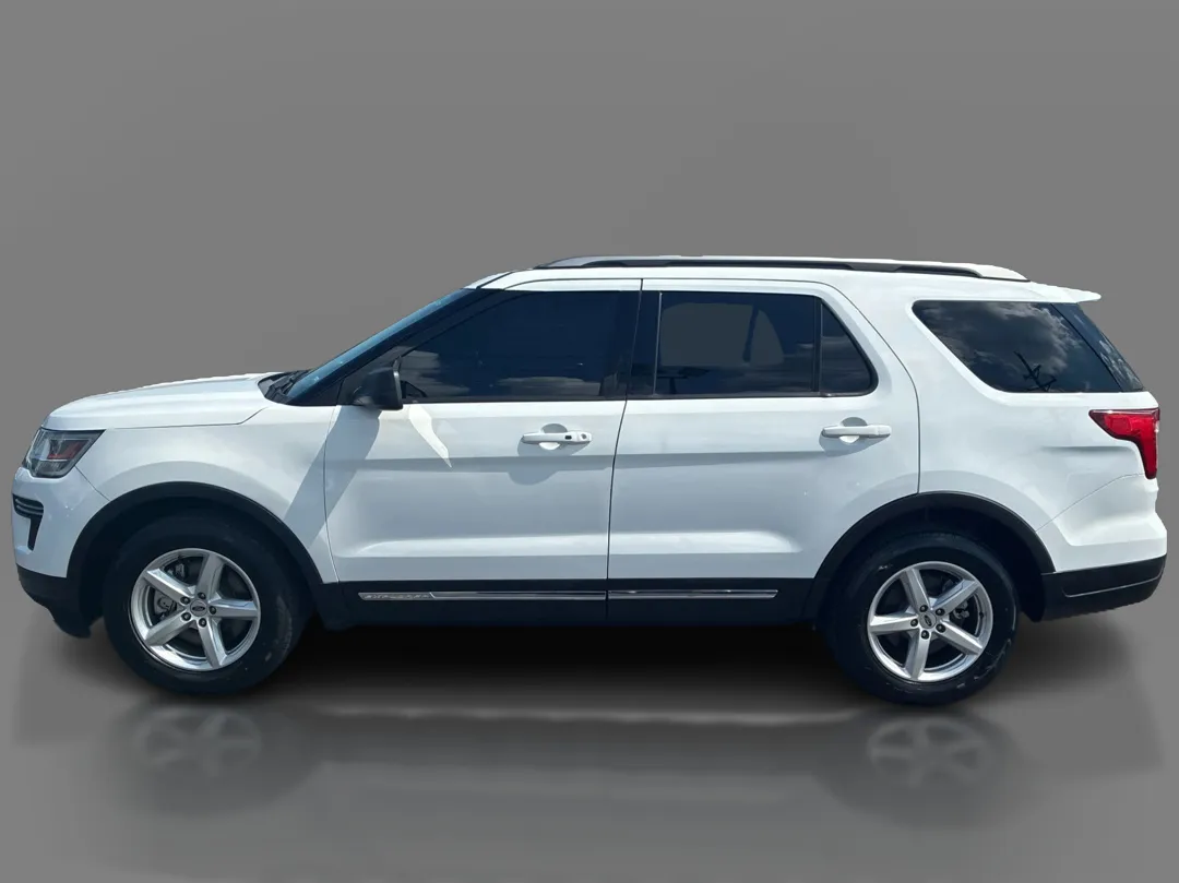 Ford Explorer photo 8
