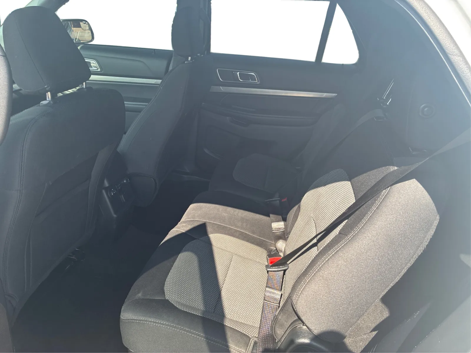 Ford Explorer photo 10