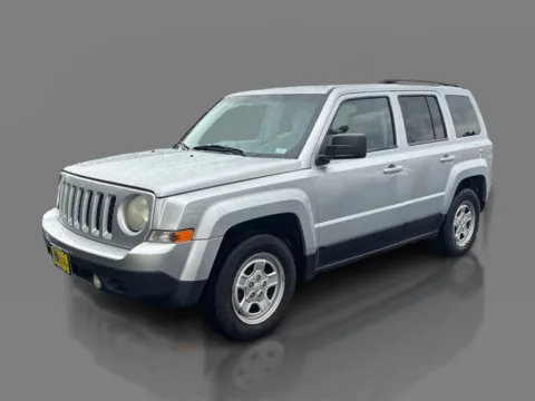 Silver 2013 Jeep Patriot 4d SUV FWD Sport for sale in Saint Charles, MO