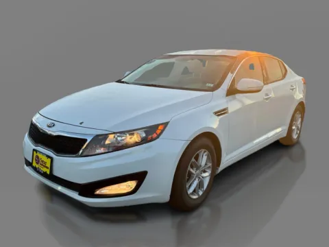 White 2013 Kia Optima 4d Sedan LX for sale in Saint Charles, MO