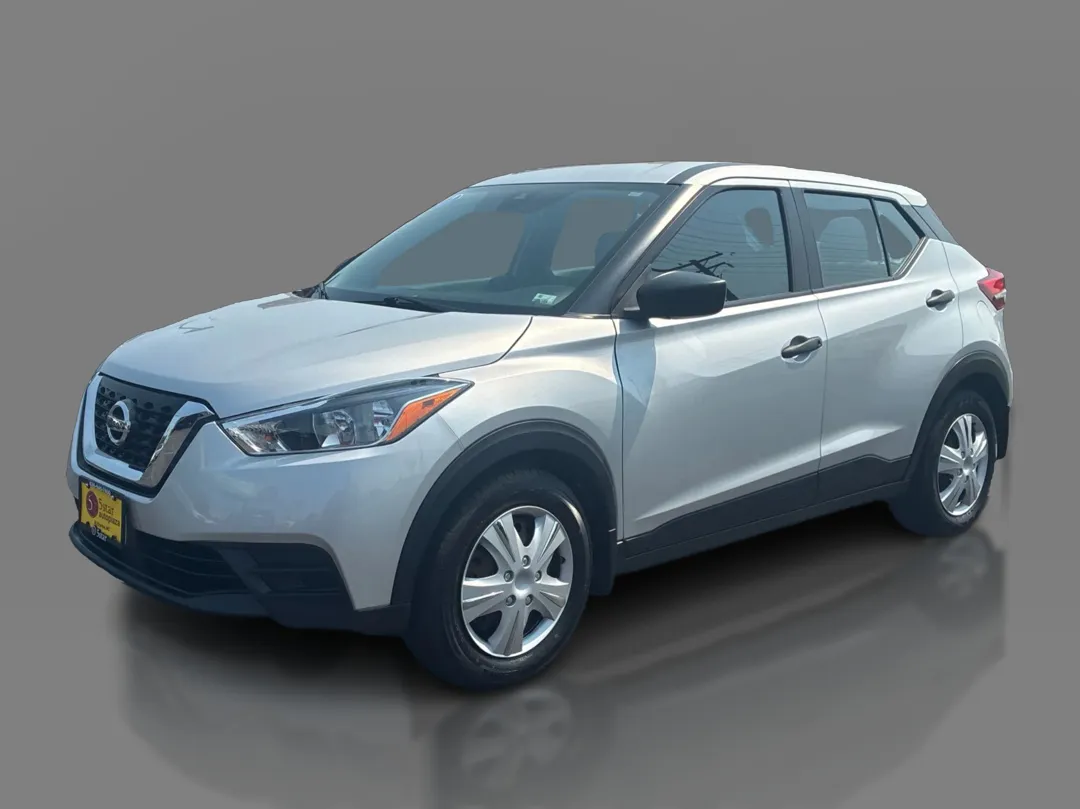 Silver 2020 Nissan Kicks 4d SUV FWD S for sale in Saint Charles, MO