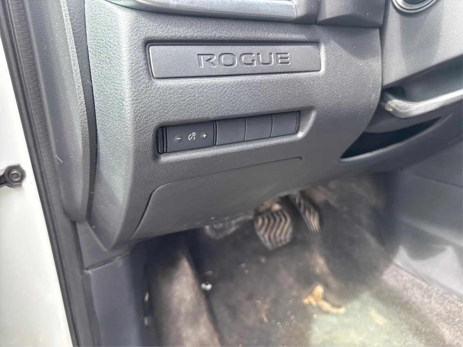 Nissan Rogue photo 15